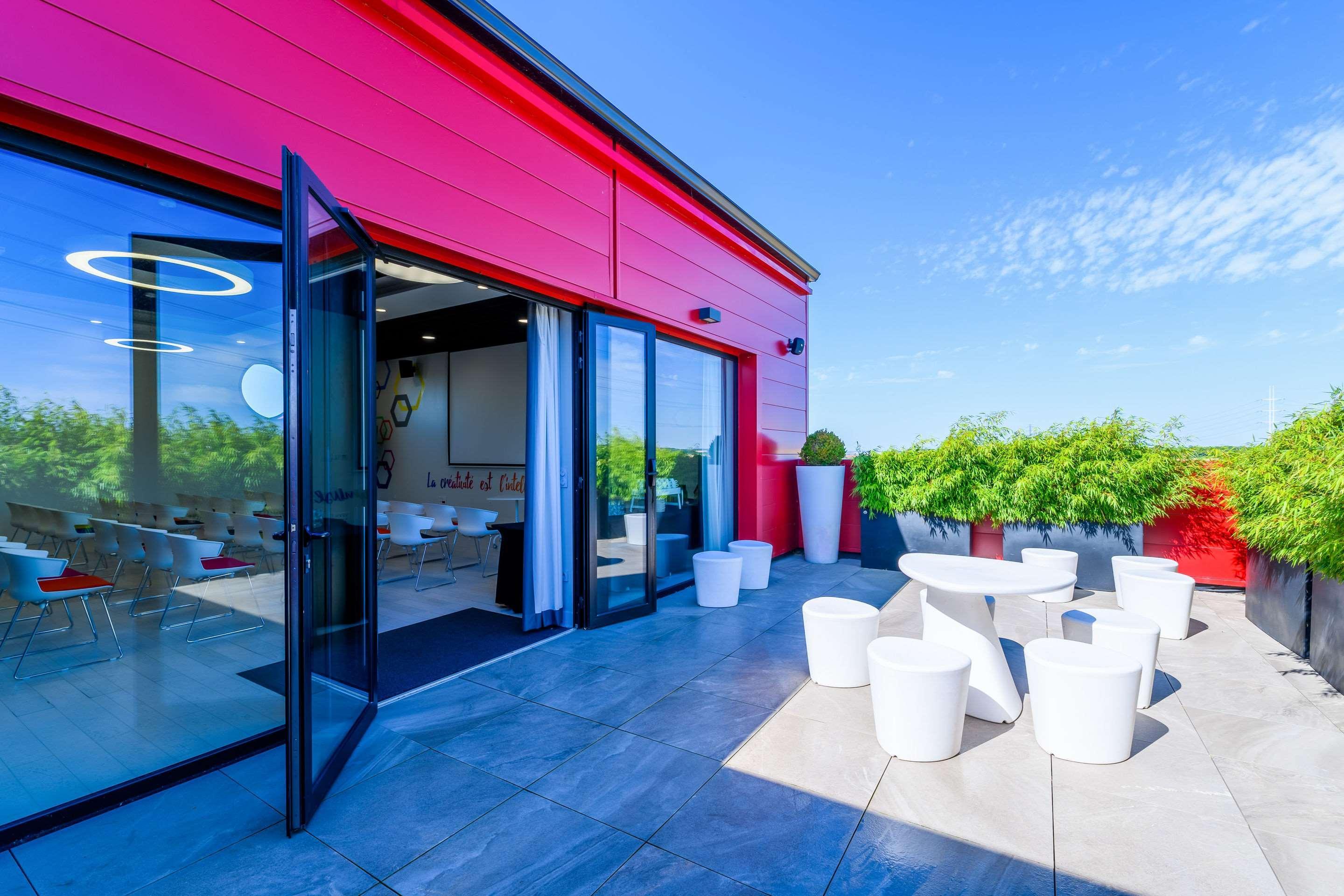 Kyriad Prestige Amiens Poulainville - Hotel And Spa Exterior foto