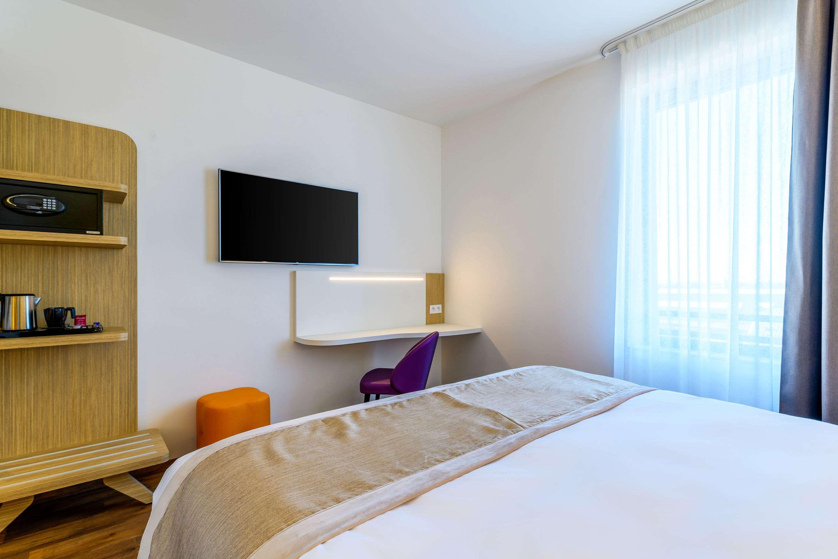 Kyriad Prestige Amiens Poulainville - Hotel And Spa Exterior foto